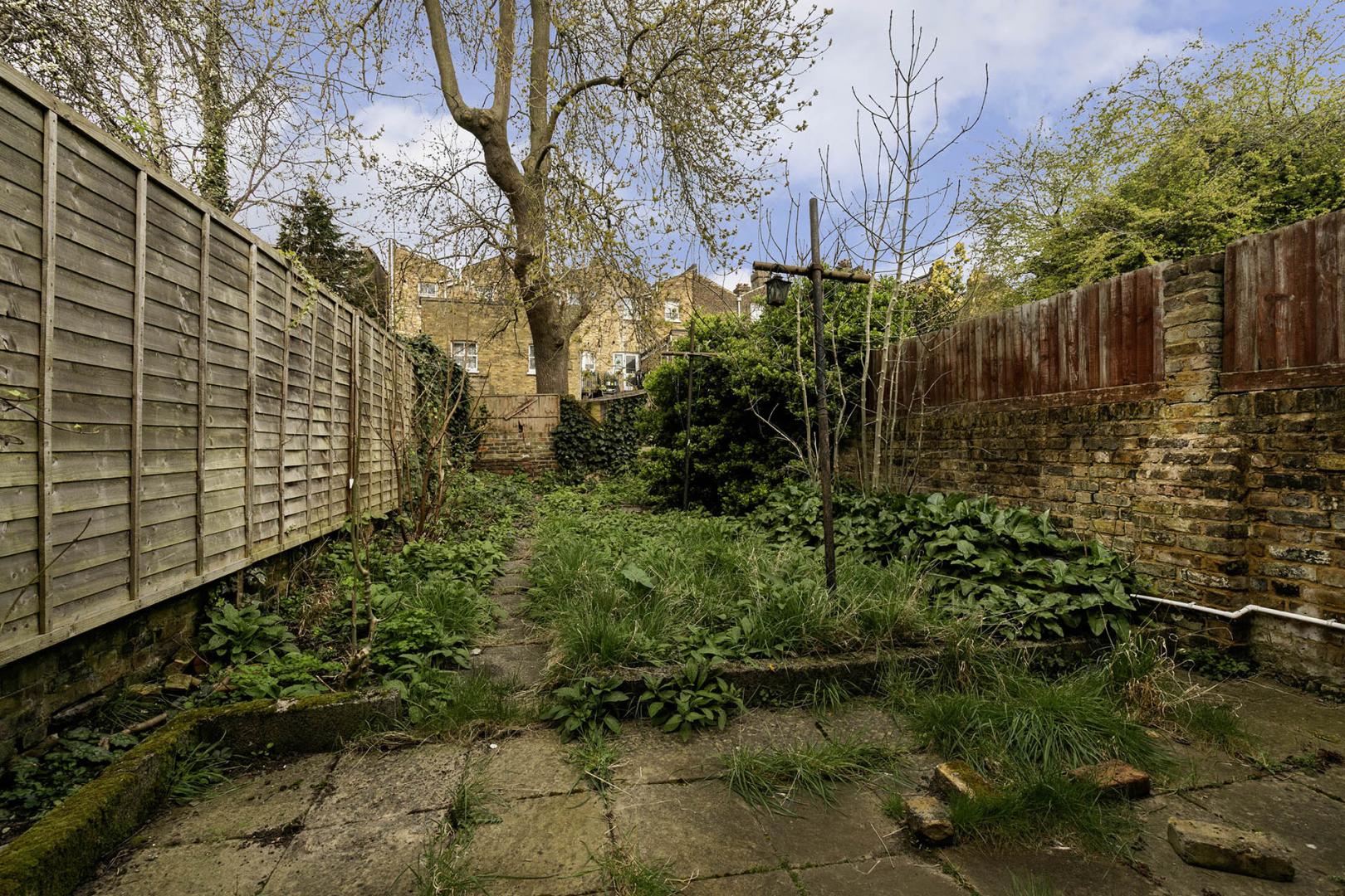 			3 Bedroom, 1 bath, 1 reception Ground Floor Flat			 Loveridge Road, West Hampstead